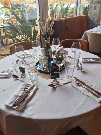 Notre zone d'activité pour ce service Restaurant romantique et intime avec terrasse ombragée